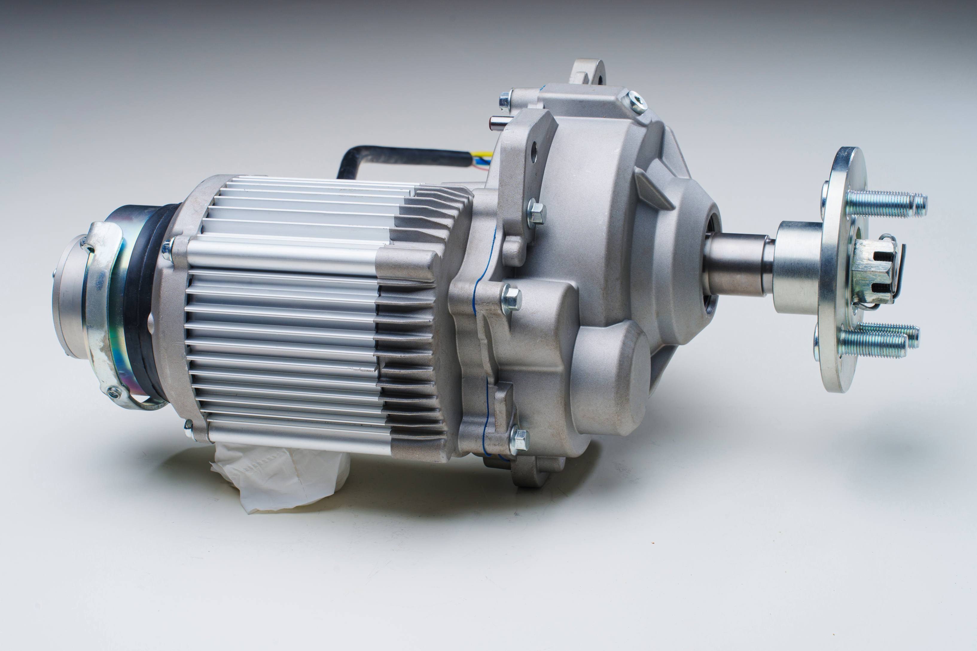 2.5kw平行轴驱动总成